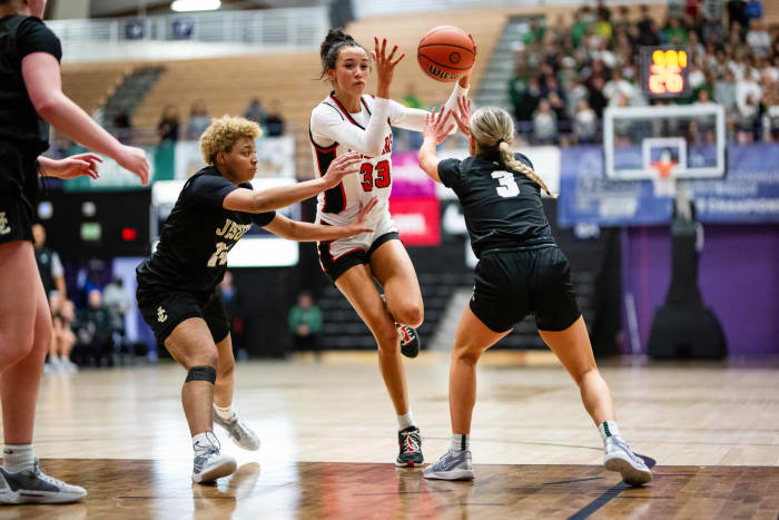 Clackamas Jesuit 6A Oregon girls basketball quarterfinal 2024 Naji Saker-117